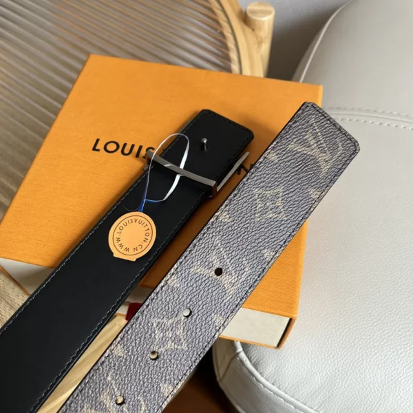 Louis Vuitton belt