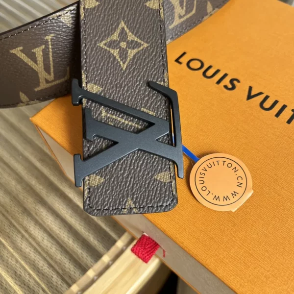 Louis Vuitton belt