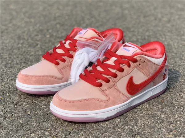 StrangeLove x Nike SB Dunk Low SB - Replica shoes