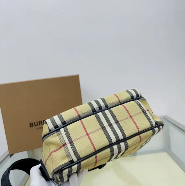 Burberry bag - rep bags