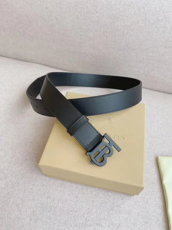 Burberry belt