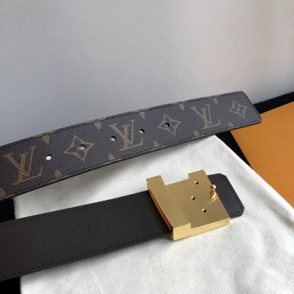 Louis Vuitton belt