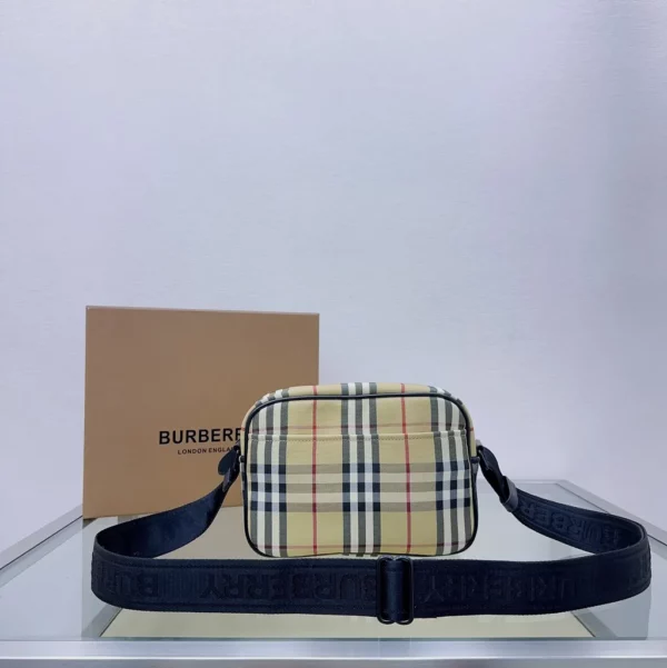 Burberry bag - rep bags