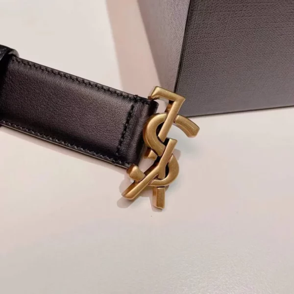 Saint Laurent belt