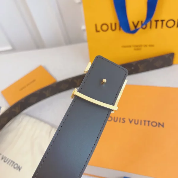 Louis Vuitton belt