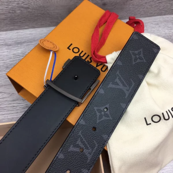 Louis Vuitton belt