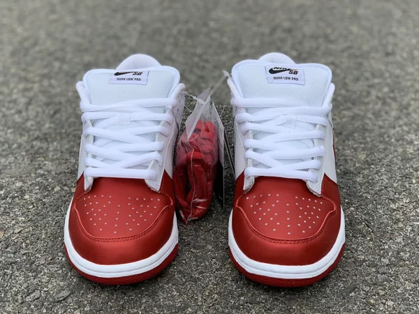 Supreme x Nike SB Dunk Low - Replica shoes