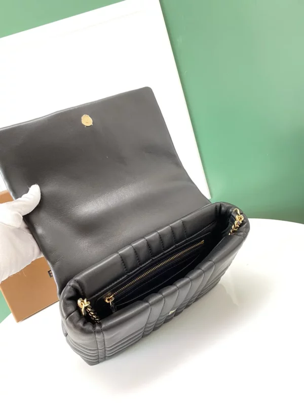 Burberry bag - rep bags