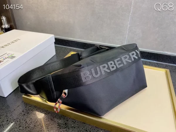 Burberry bag - rep bags