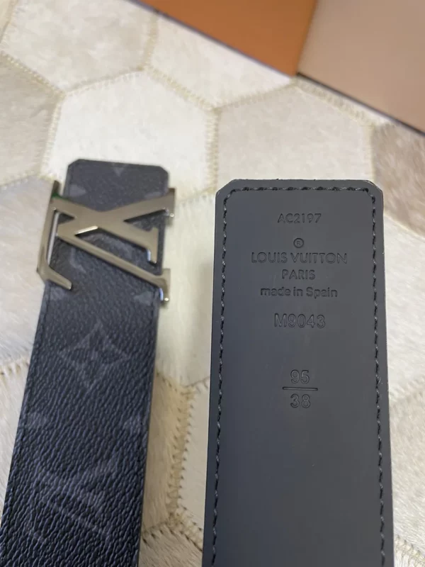 Louis Vuitton belt