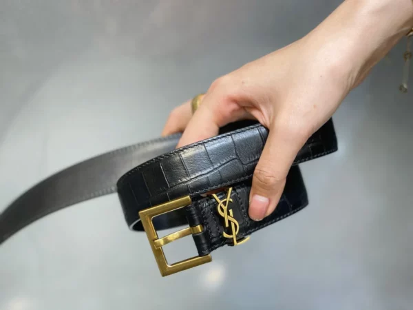 Saint Laurent belt