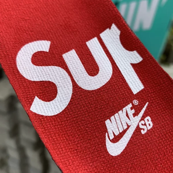 Supreme x Nike SB Dunk Low - Replica shoes