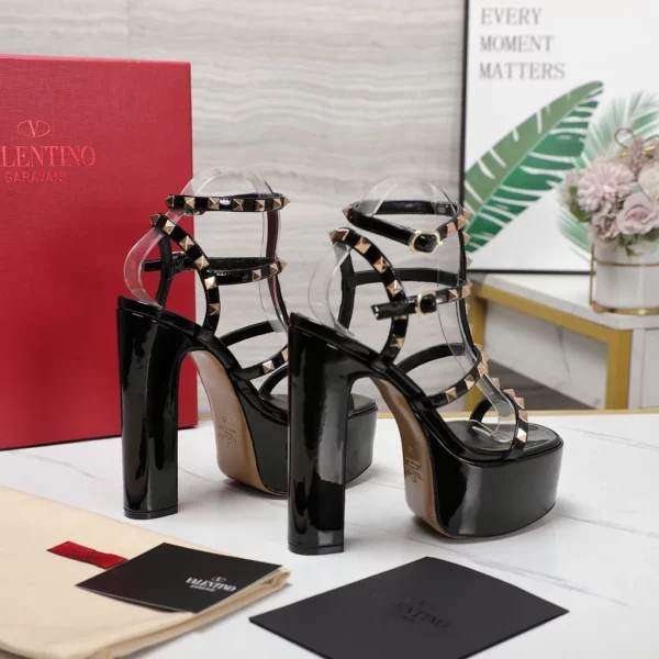 Valentino shoes - Reps shoes