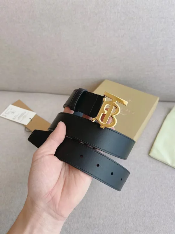 Burberry belt