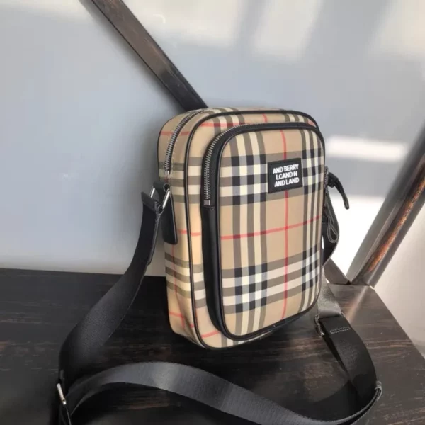 Burberry bag - rep bags