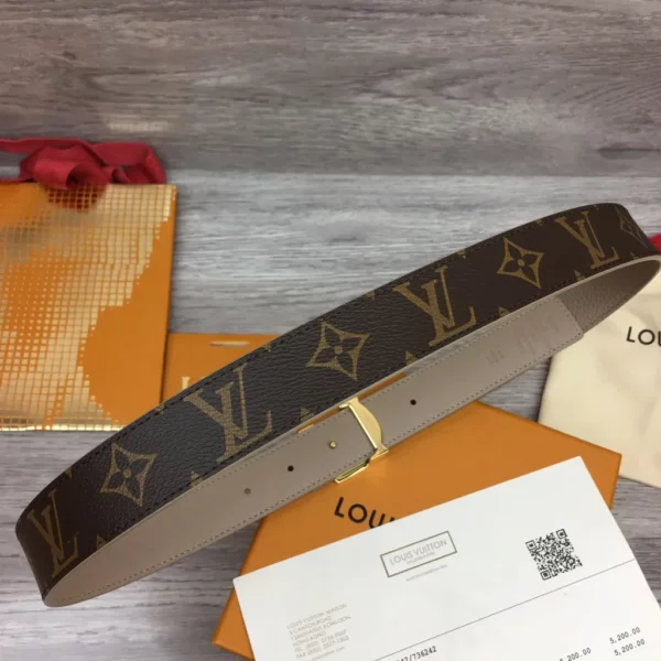 Louis Vuitton belt