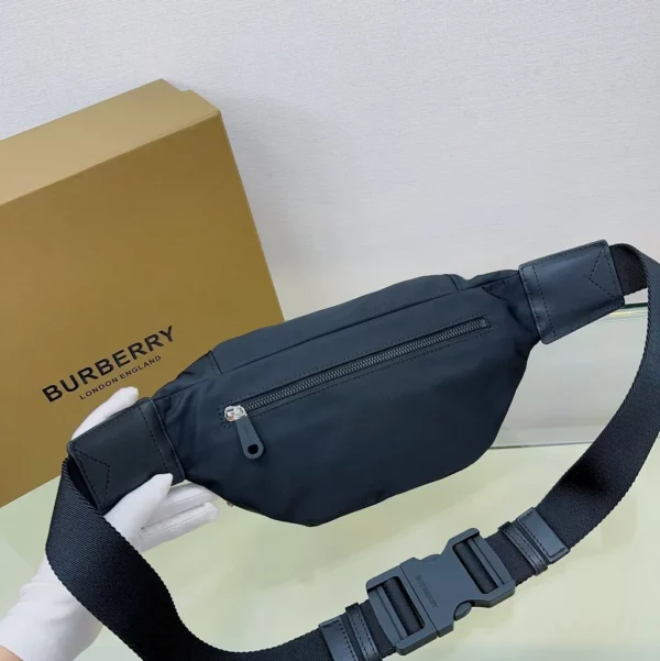 Burberry bag - rep bags