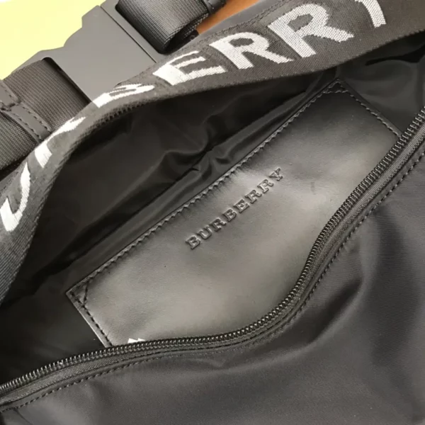 Burberry bag - rep bags