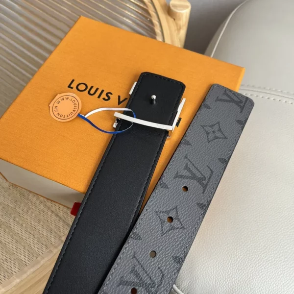 Louis Vuitton belt