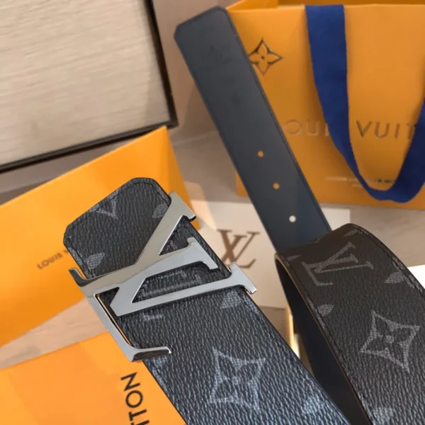 Louis Vuitton belt