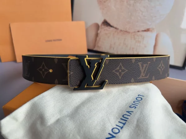 Louis Vuitton belt