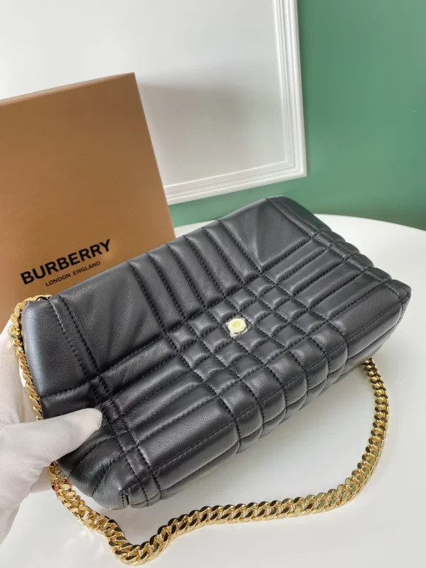 Burberry bag - rep bags