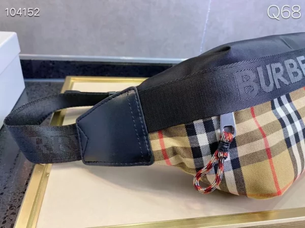 Burberry bag - rep bags