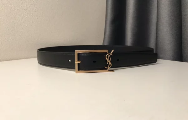 Saint Laurent belt