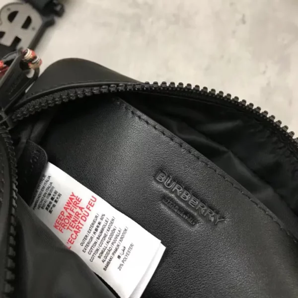 Burberry bag - rep bags