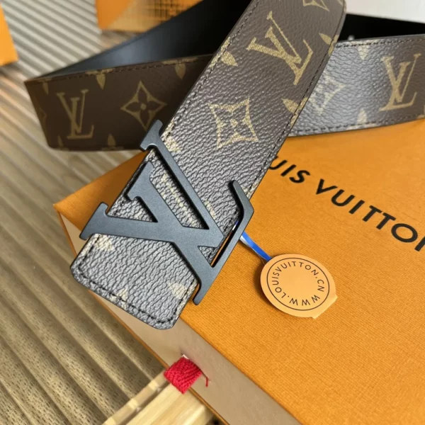 Louis Vuitton belt