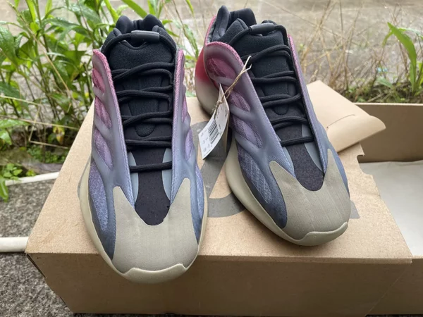 Adidas Yeezy 700 V3 Fade Carbon-05-27 - Replica shoes