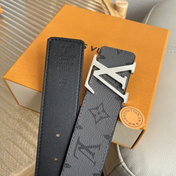 Louis Vuitton belt