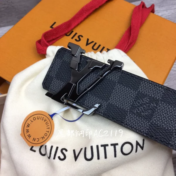 Louis Vuitton belt