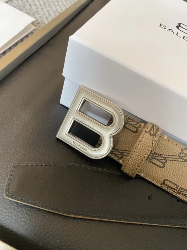 Balenciaga belt