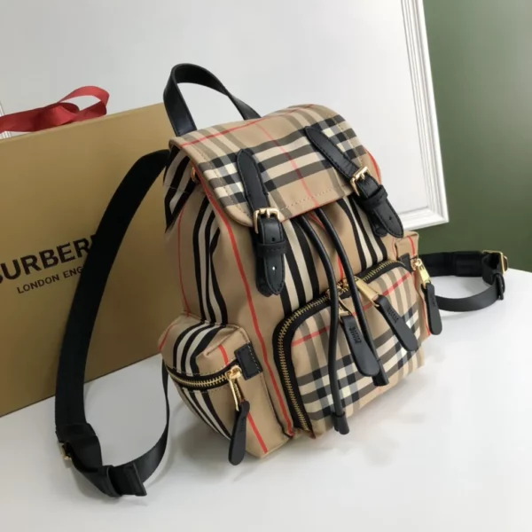 Burberry bag - rep bags