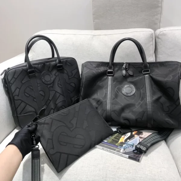 Burberry bag - rep bags