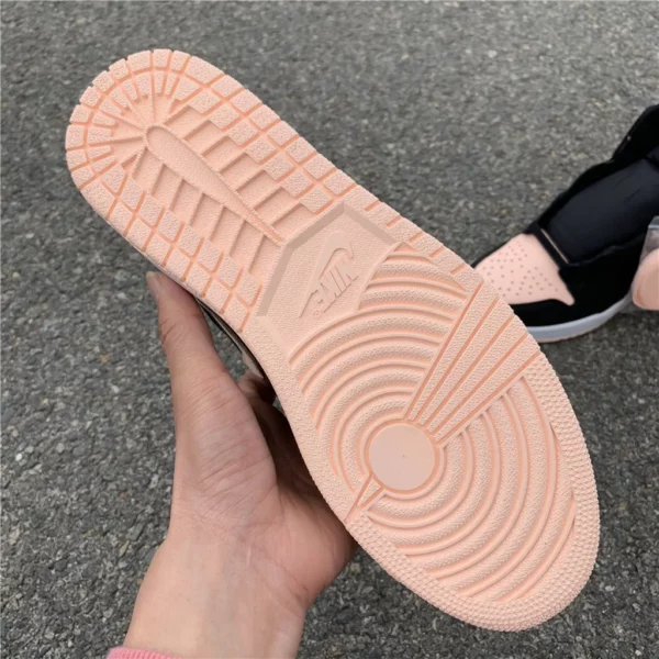 Air Jordan Retro 1 High OG Crimson Tint - 2019-04-04 - Replica shoes