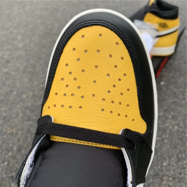 Air Jordan 1 Yellow Toe - 2019-04-21 - Replica shoes