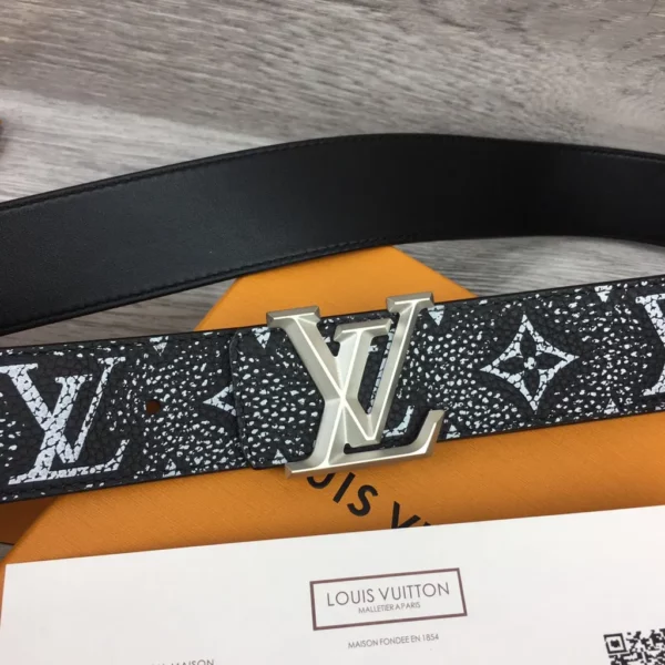 Louis Vuitton belt