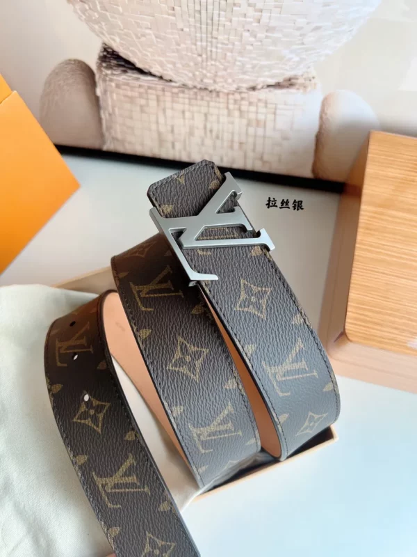 Louis Vuitton belt