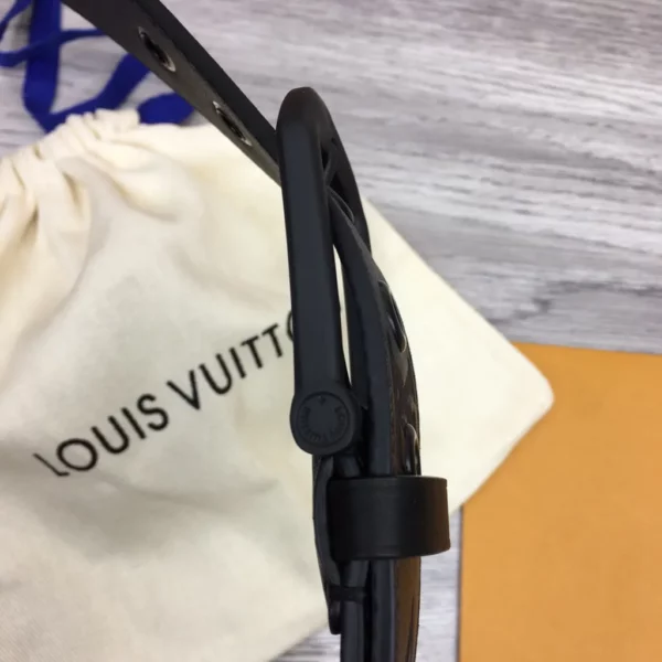 Louis Vuitton belt