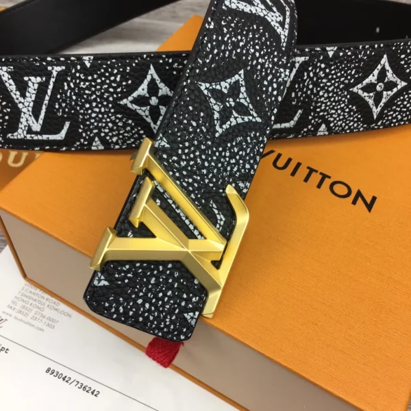 Louis Vuitton belt