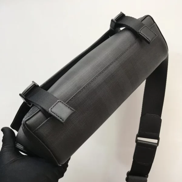 Burberry bag - rep bags