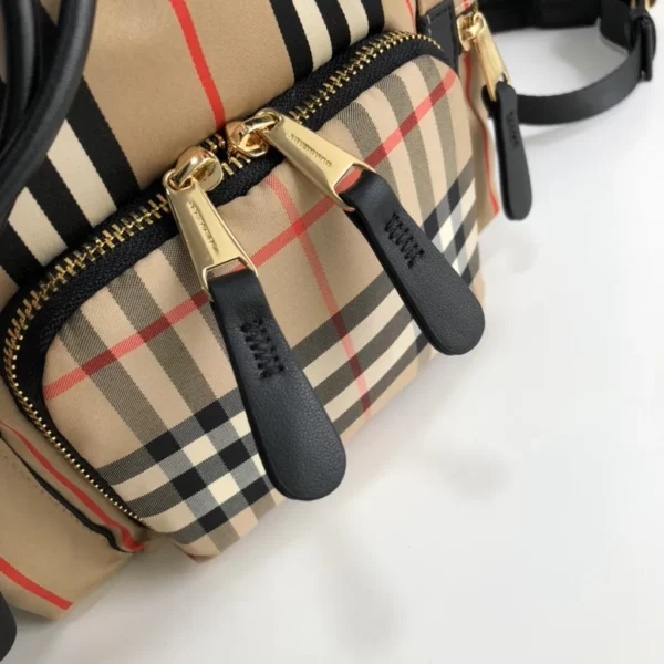 Burberry bag - rep bags