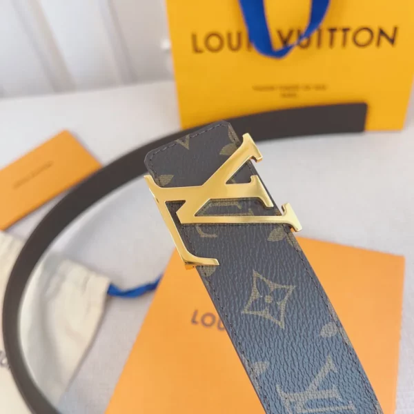 Louis Vuitton belt