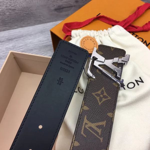 Louis Vuitton belt