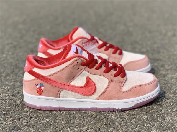 StrangeLove x Nike SB Dunk Low SB - Replica shoes