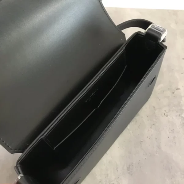 Burberry bag - replica bags