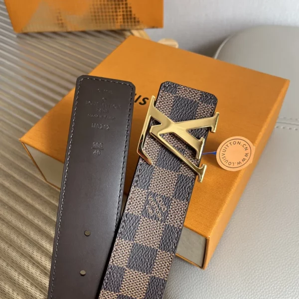 Louis Vuitton belt