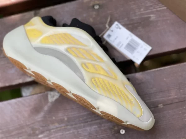 Adidas Yeezy 700 V3 Mono Safflower-07-02 - Replica shoes